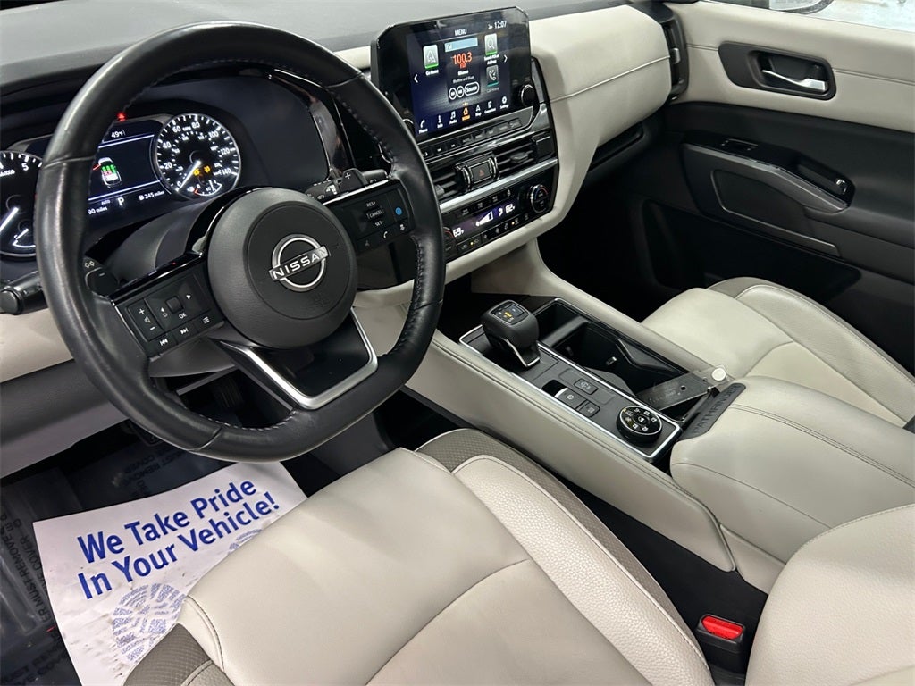 2022 Nissan Pathfinder SL