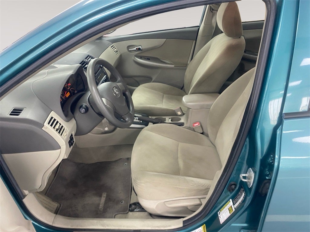 2010 Toyota COROLLA LE