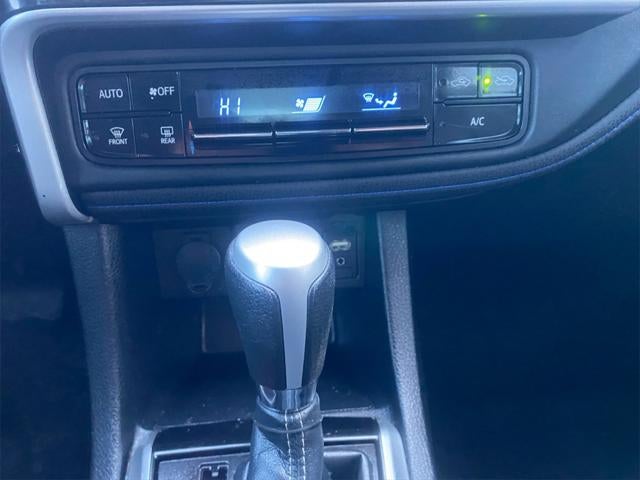 2018 Toyota COROLLA SE