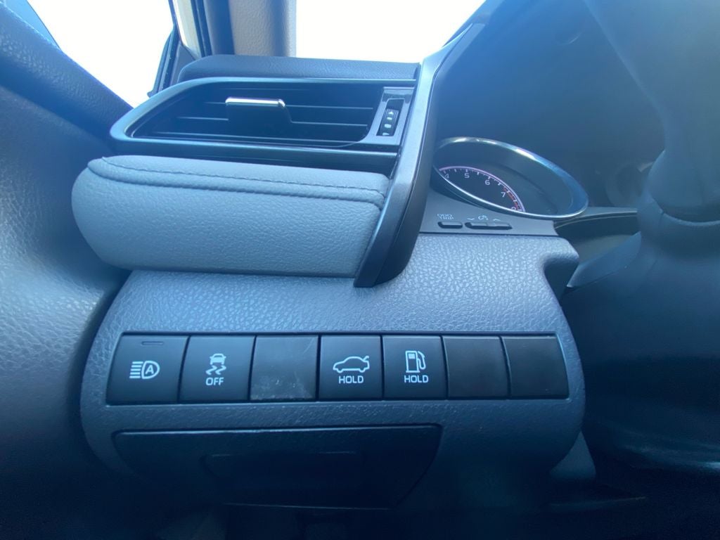 2020 Toyota CAMRY LE