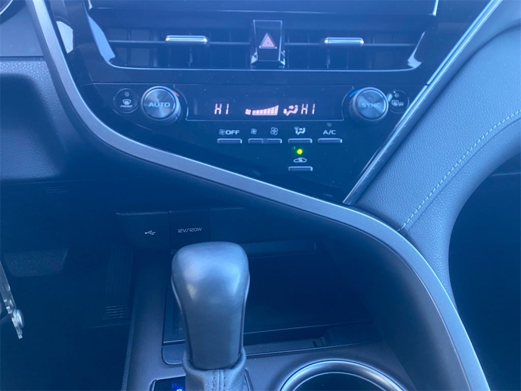 2022 Toyota CAMRY SE