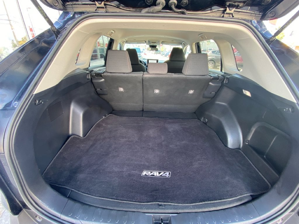 2023 Toyota RAV4 Hybrid LE