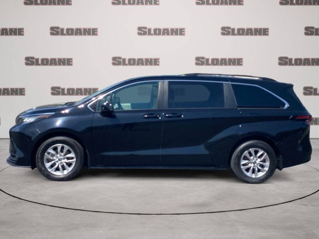 2023 Toyota SIENNA LE LE 8 Passenger