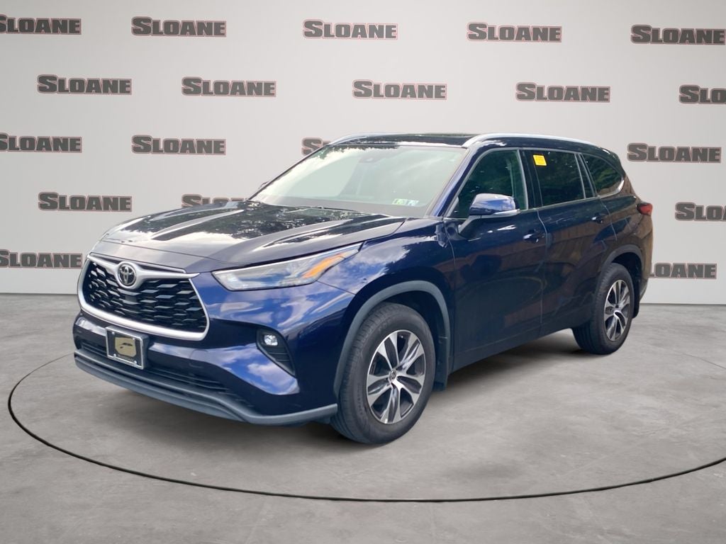 2022 Toyota HIGHLANDER XLE