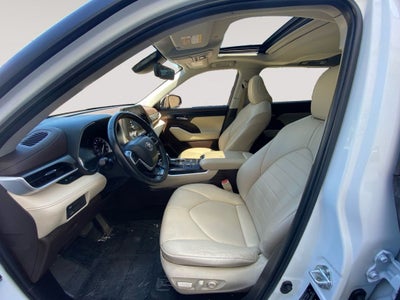 2022 Toyota HIGHLANDER XLE