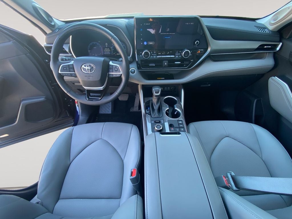 2025 Toyota HIGHLANDER Limited