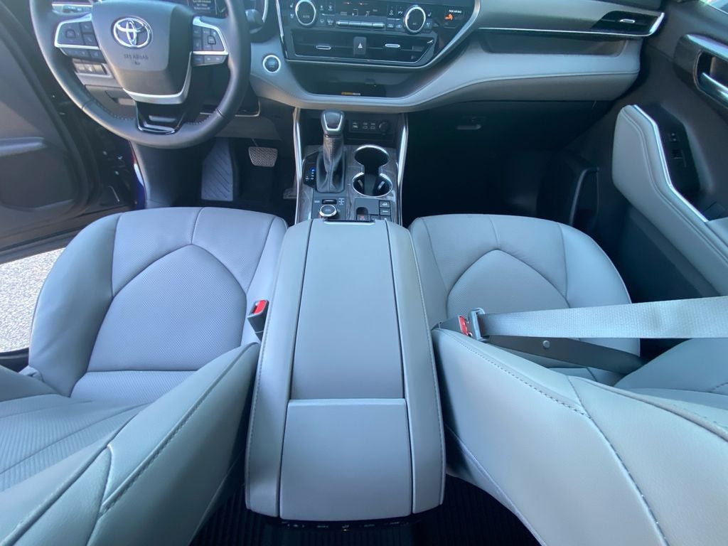 2025 Toyota HIGHLANDER Limited