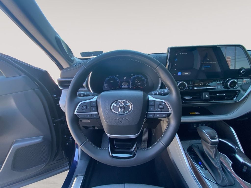 2025 Toyota HIGHLANDER Limited