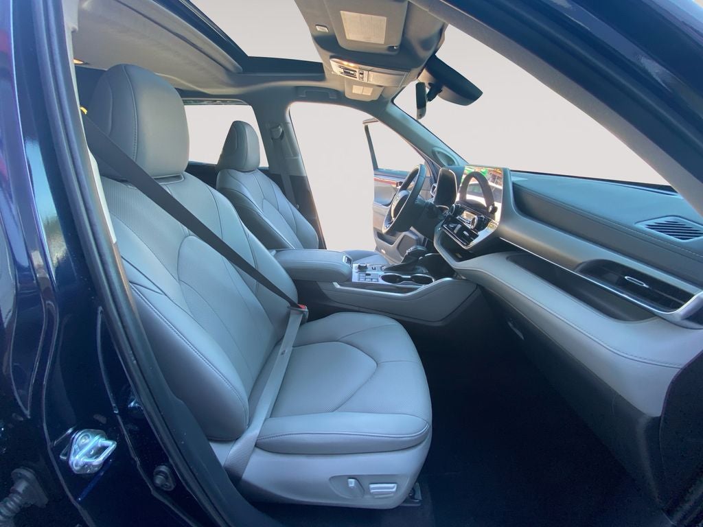 2025 Toyota HIGHLANDER Limited