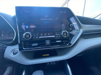 2025 Toyota HIGHLANDER Limited