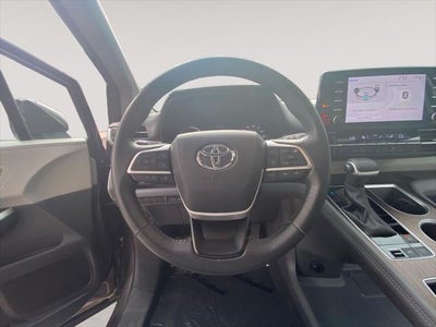 2024 Toyota Sienna XLE 8 Passenger