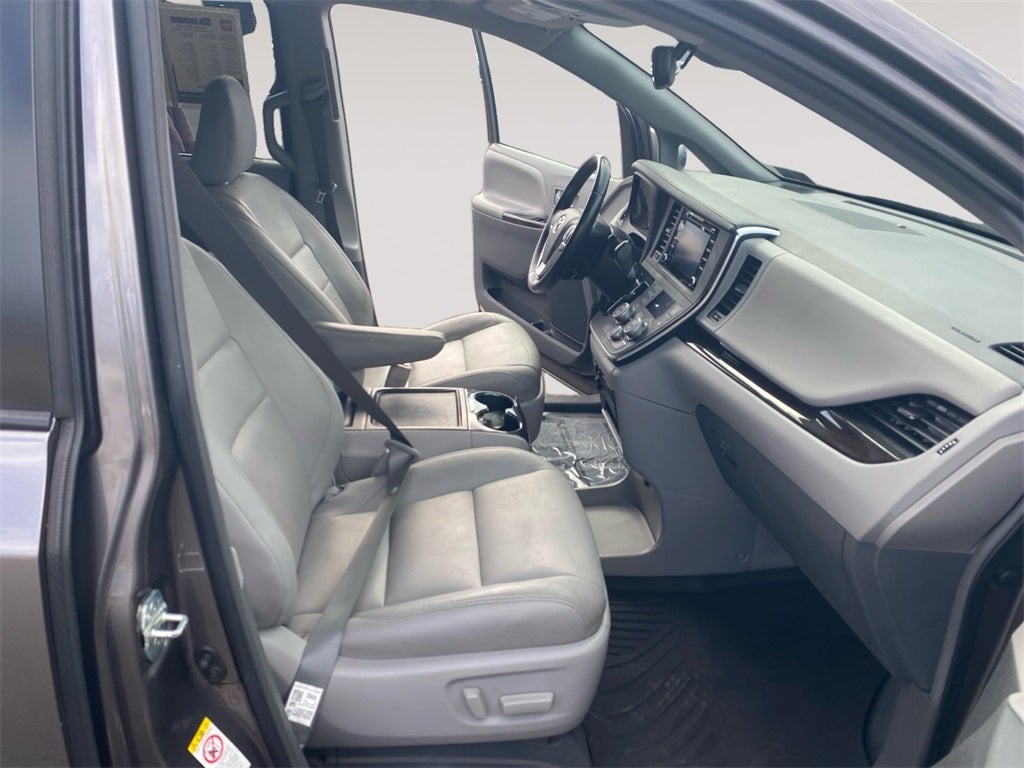 2019 Toyota SIENNA XLE 3.5L Limited 7 Passenger