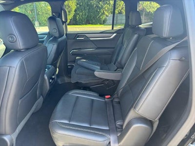 2024 GMC Acadia Elevation