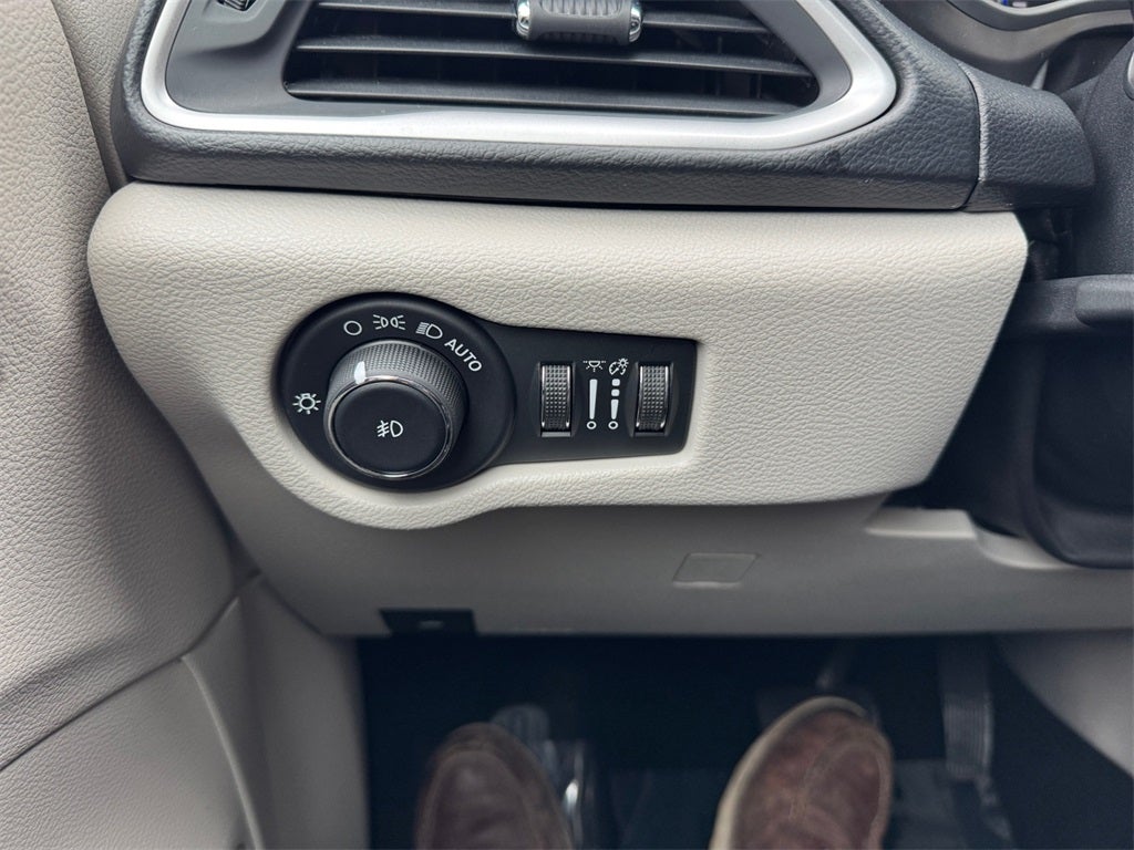 2020 Chrysler Pacifica Touring L