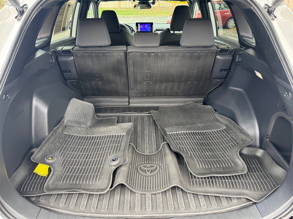 2024 Toyota RAV4 HYBRID SE