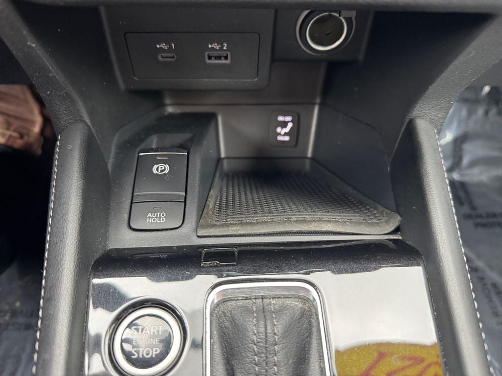 2021 Nissan Kicks SR