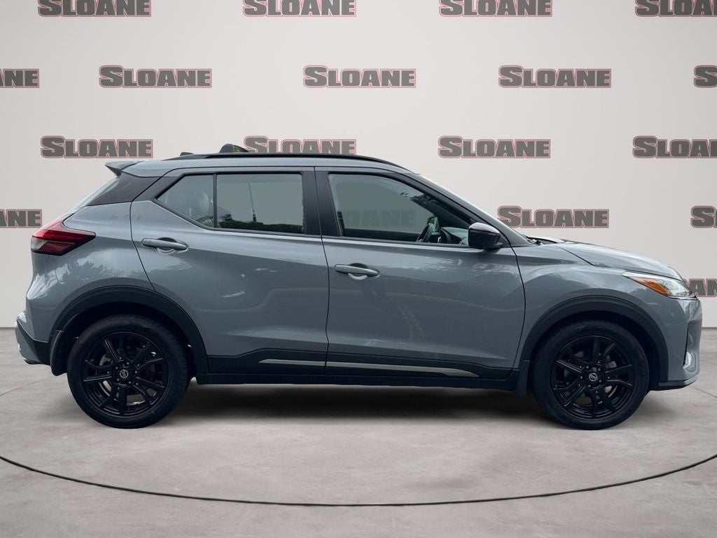 2021 Nissan Kicks SR