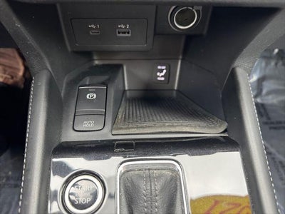 2021 Nissan Kicks SR