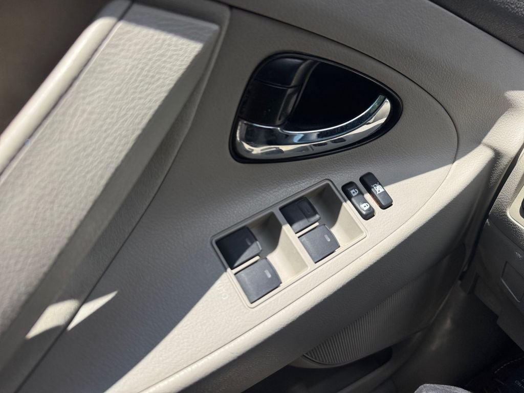 2011 Toyota CAMRY LE