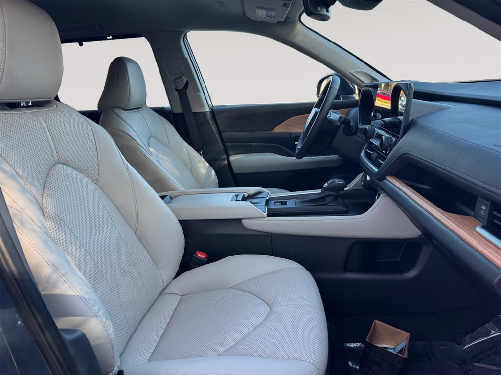 2025 Toyota GRAND HIGHLANDER Limited