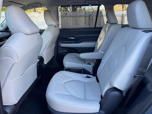 2025 Toyota GRAND HIGHLANDER Limited