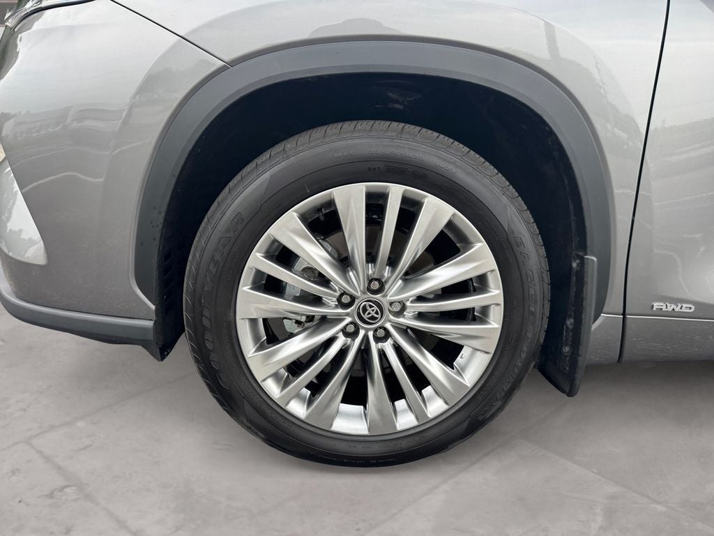 2026 Toyota Highlander Hybrid Platinum