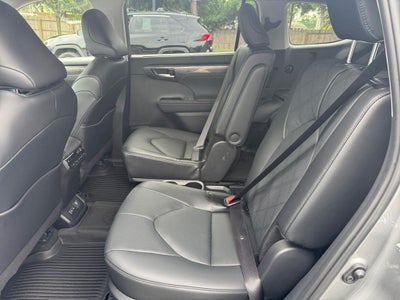 2026 Toyota Highlander Hybrid Platinum