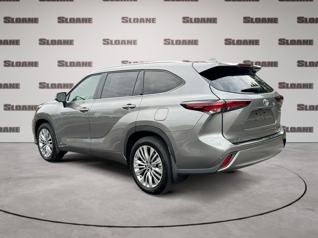 2026 Toyota Highlander Hybrid Platinum