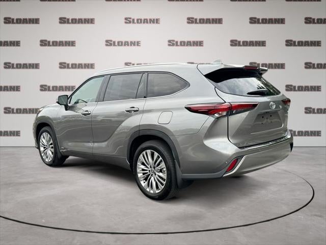 2026 Toyota Highlander Hybrid Platinum