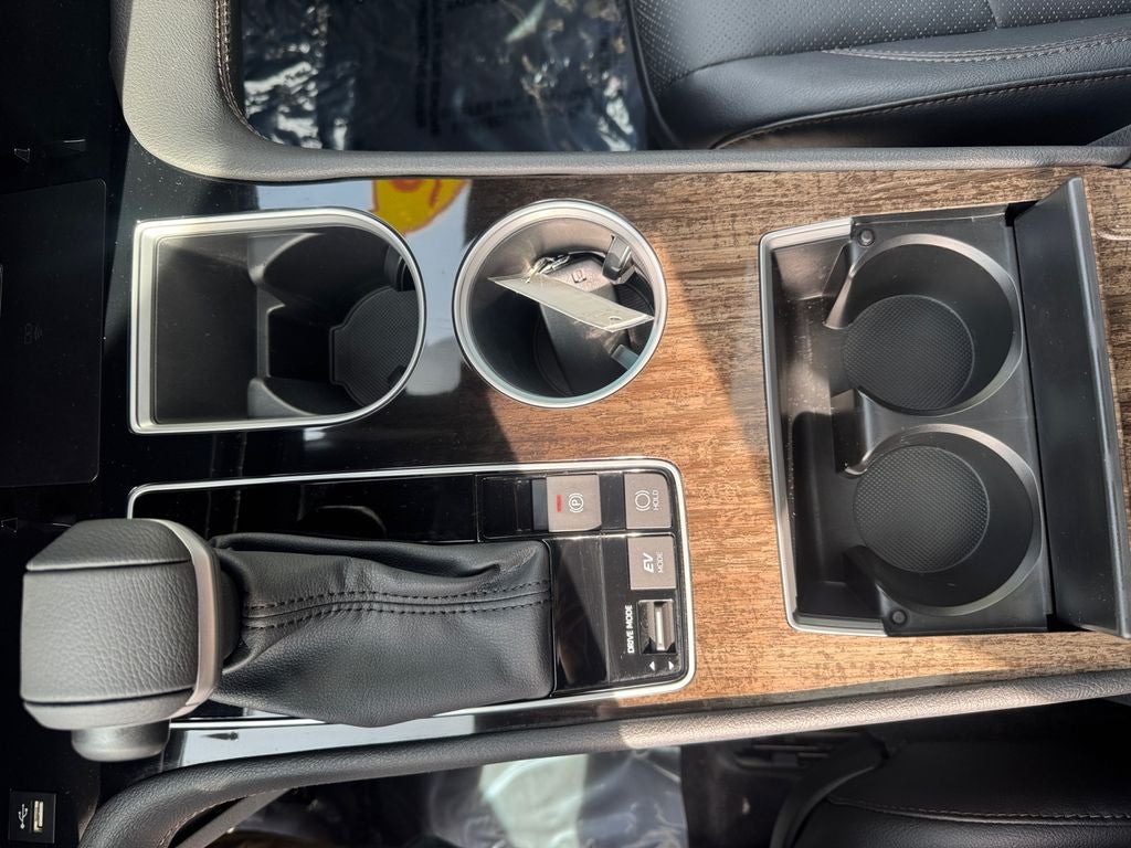 2025 Toyota SIENNA PLT AWD Platinum 7 Passenger