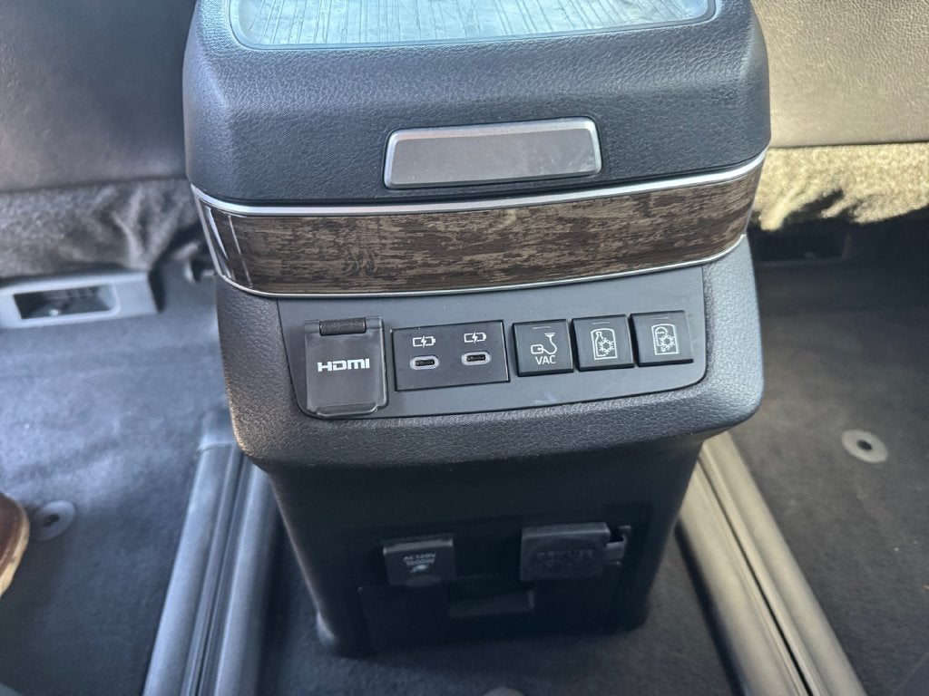 2026 Toyota Sienna Platinum 7 Passenger