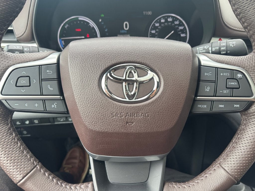 2024 Toyota Sienna Platinum 7 Passenger