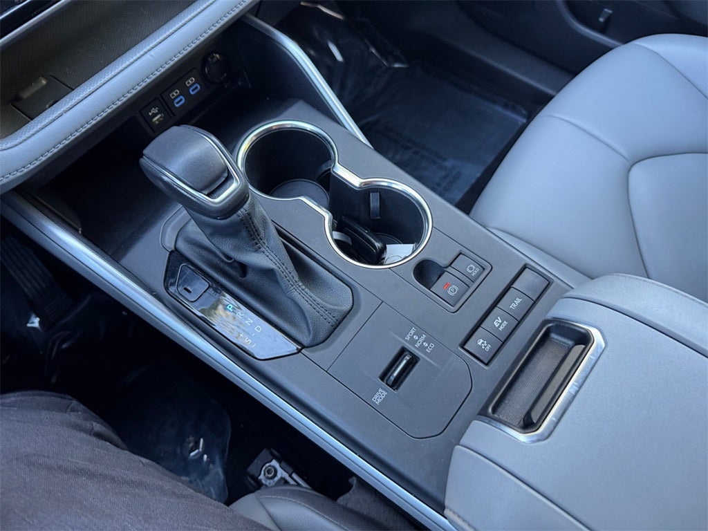 2022 Toyota HIGHLANDER HYBRD XLE