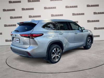 2022 Toyota HIGHLANDER HYBRD XLE