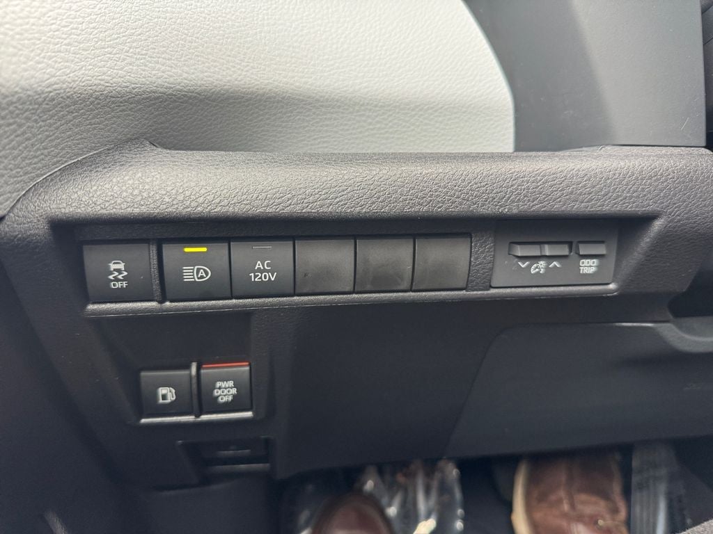 2025 Toyota Sienna XLE 7 Passenger