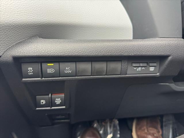 2025 Toyota Sienna XLE 7 Passenger