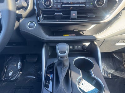 2026 Toyota HIGHLANDER XLE