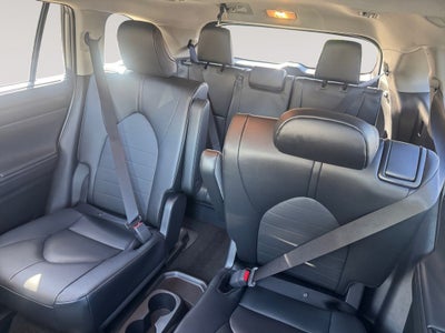 2026 Toyota HIGHLANDER XLE