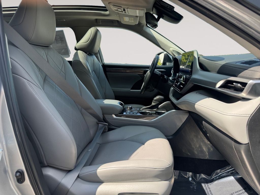 2023 Toyota Highlander Platinum