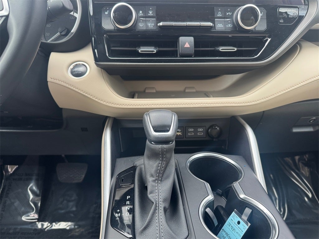 2024 Toyota HIGHLANDER XLE