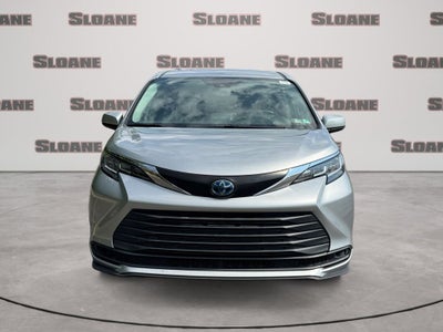 2022 Toyota Sienna LE 8 Passenger