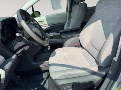 2022 Toyota Sienna LE 8 Passenger