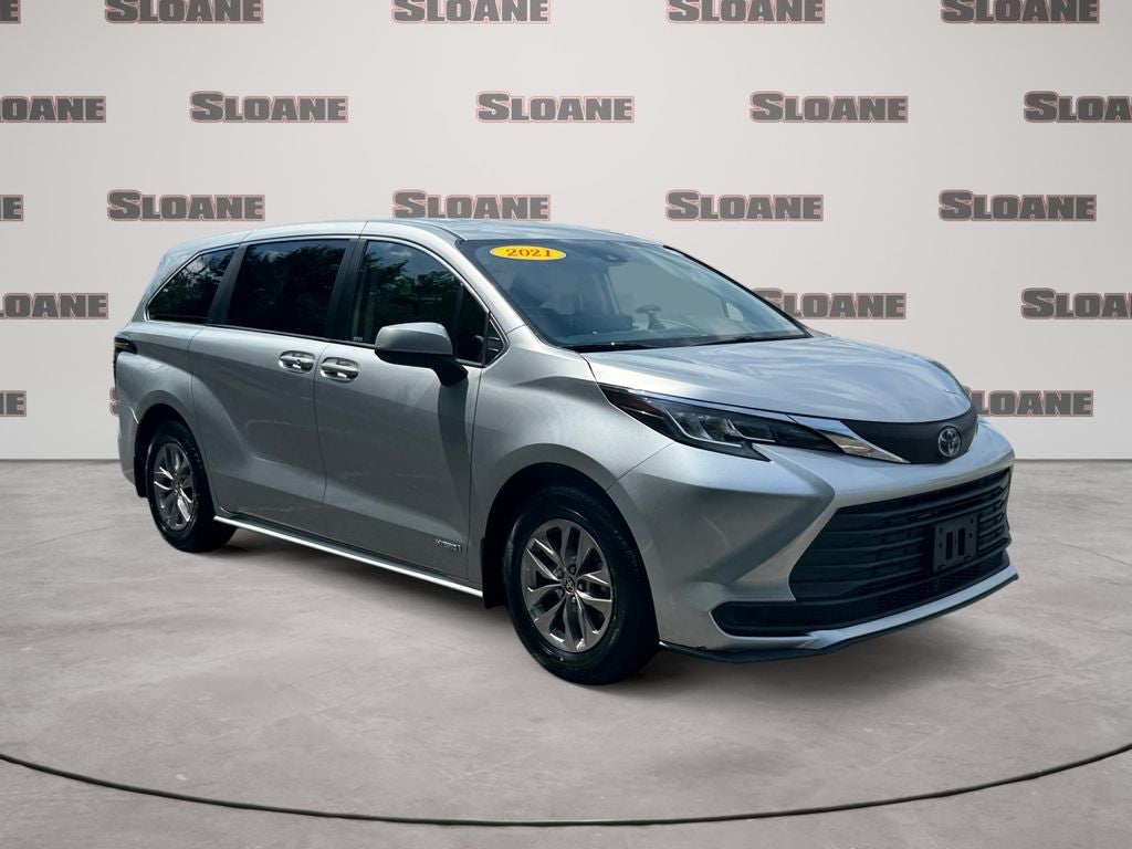 2021 Toyota Sienna LE 8 Passenger