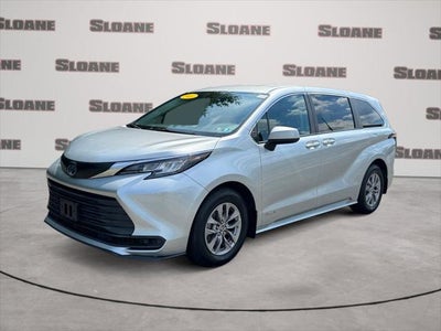 2021 Toyota Sienna LE 8 Passenger
