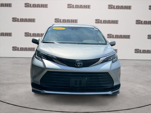 2021 Toyota Sienna LE 8 Passenger