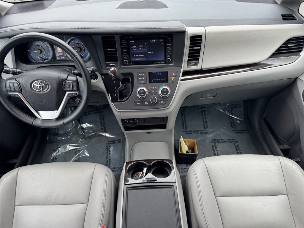 2020 Toyota SIENNA XLE 3.5L XLE