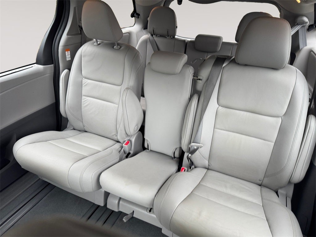 2020 Toyota SIENNA XLE 3.5L XLE