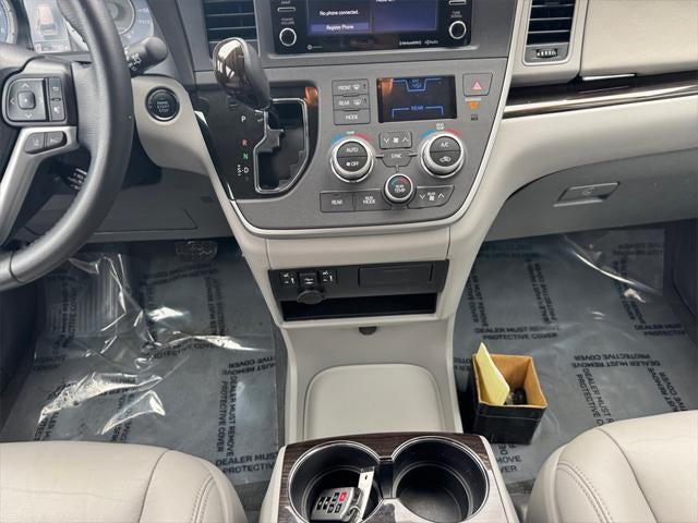 2020 Toyota SIENNA XLE 3.5L XLE