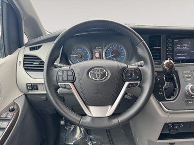 2020 Toyota SIENNA XLE 3.5L XLE