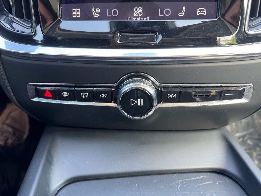 2024 Volvo S60 B5 Core Dark Theme